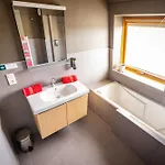 Hotel Logis Restaurant & La Rochette 3*