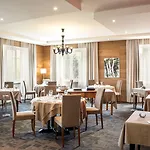 Logis Restaurant & La Rochette מלון 3*