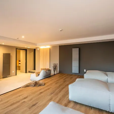 Logis Restaurant & La Rochette Szálloda