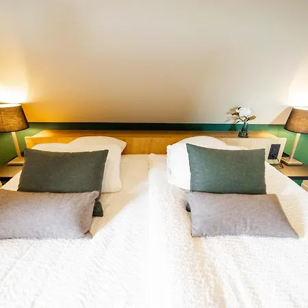 Logis Restaurant & La Rochette ホテル ラバロッシュ