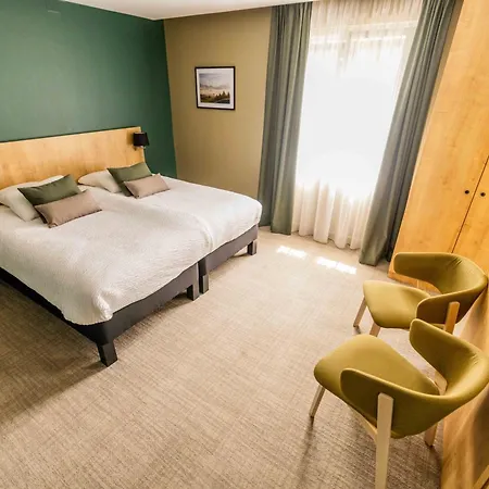 ホテル Logis Restaurant & La Rochette ラバロッシュ