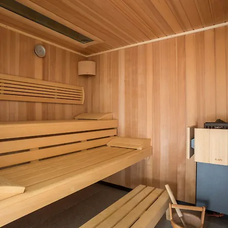 ホテル Logis Restaurant & La Rochette 3*