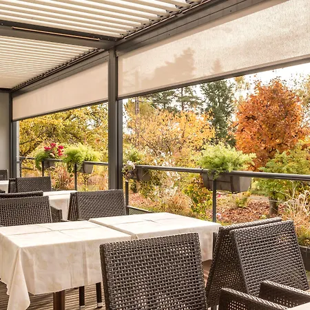Logis Restaurant & La Rochette 호텔 3*