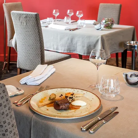 Logis Restaurant & La Rochette ホテル