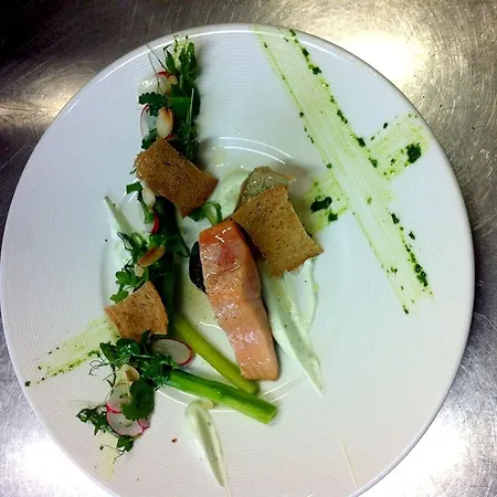 Logis Restaurant & La Rochette ホテル