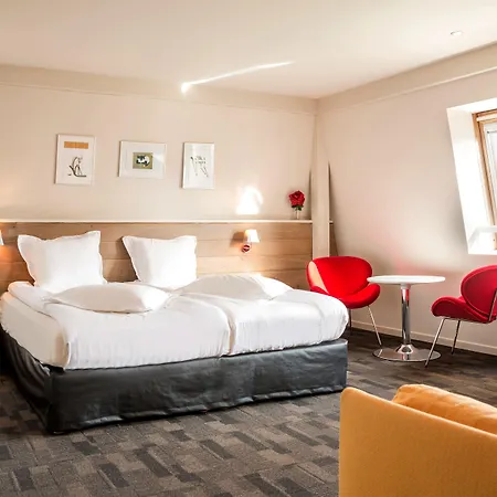 Szálloda Logis Restaurant & La Rochette 3*