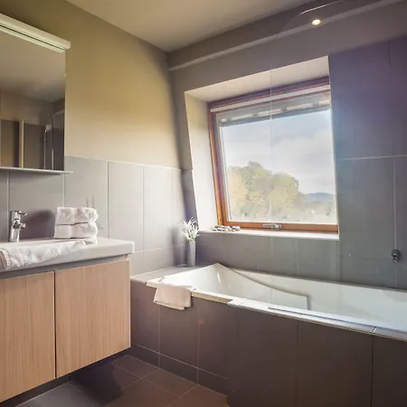 Logis Restaurant & La Rochette ホテル