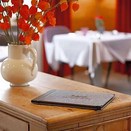 Hotel Logis Restaurant & La Rochette