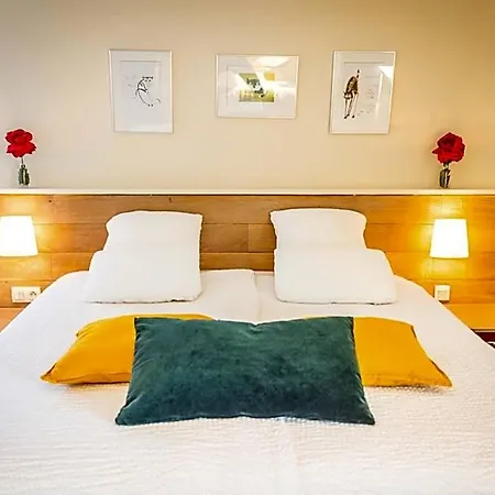 Hotel Logis Restaurant & La Rochette