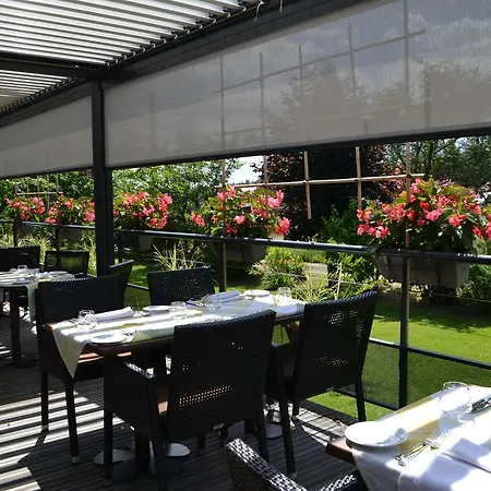 Logis Restaurant & La Rochette ホテル ラバロッシュ