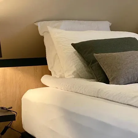 Logis Restaurant & La Rochette ホテル ラバロッシュ