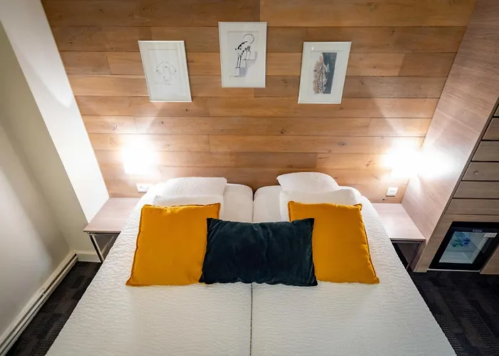 Hotel Logis Restaurant & La Rochette