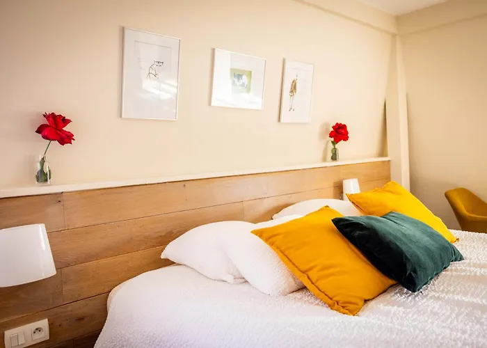 מלון Logis Restaurant & La Rochette 3*