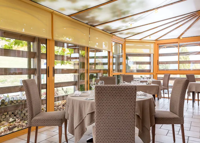 מלון Logis Restaurant & La Rochette 3*