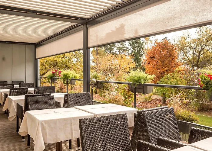 Logis Restaurant & La Rochette מלון 3*