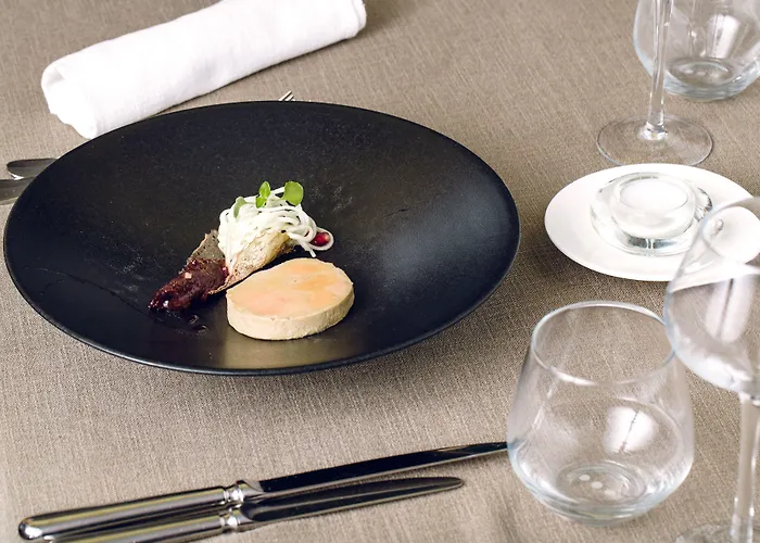 Logis Restaurant & La Rochette 3*