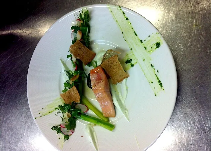 Logis Restaurant & La Rochette מלון
