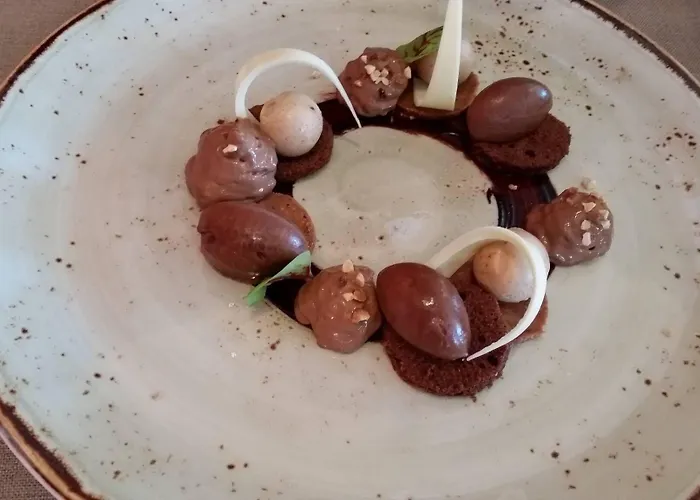 Logis Restaurant & La Rochette לבארוש