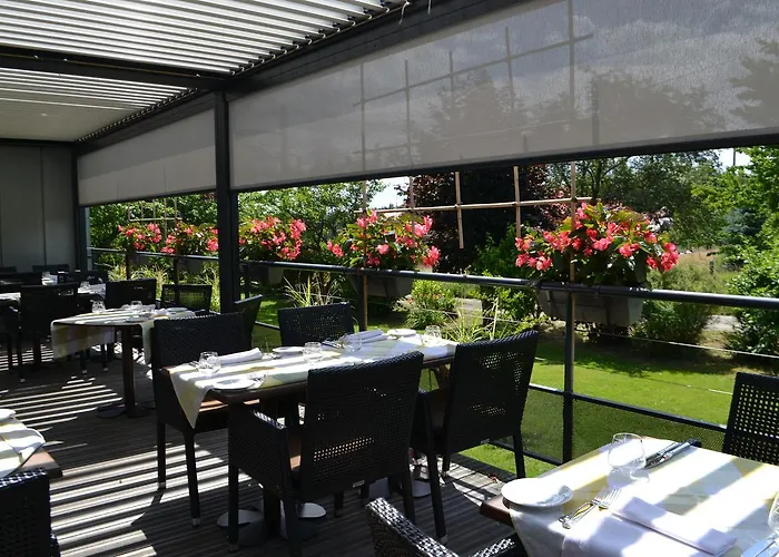Logis Restaurant & La Rochette מלון לבארוש
